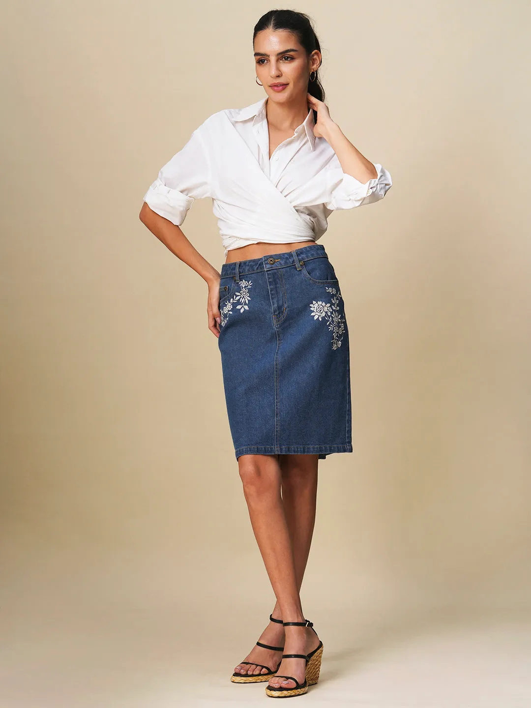 DENIM EMBROIDERED PENCIL SKIRT