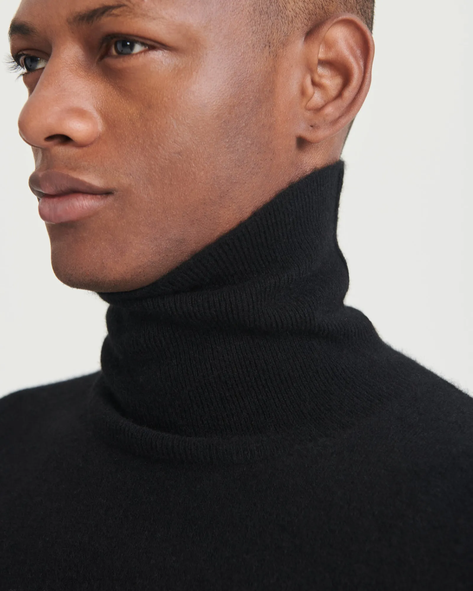 Signature Cashmere Turtleneck