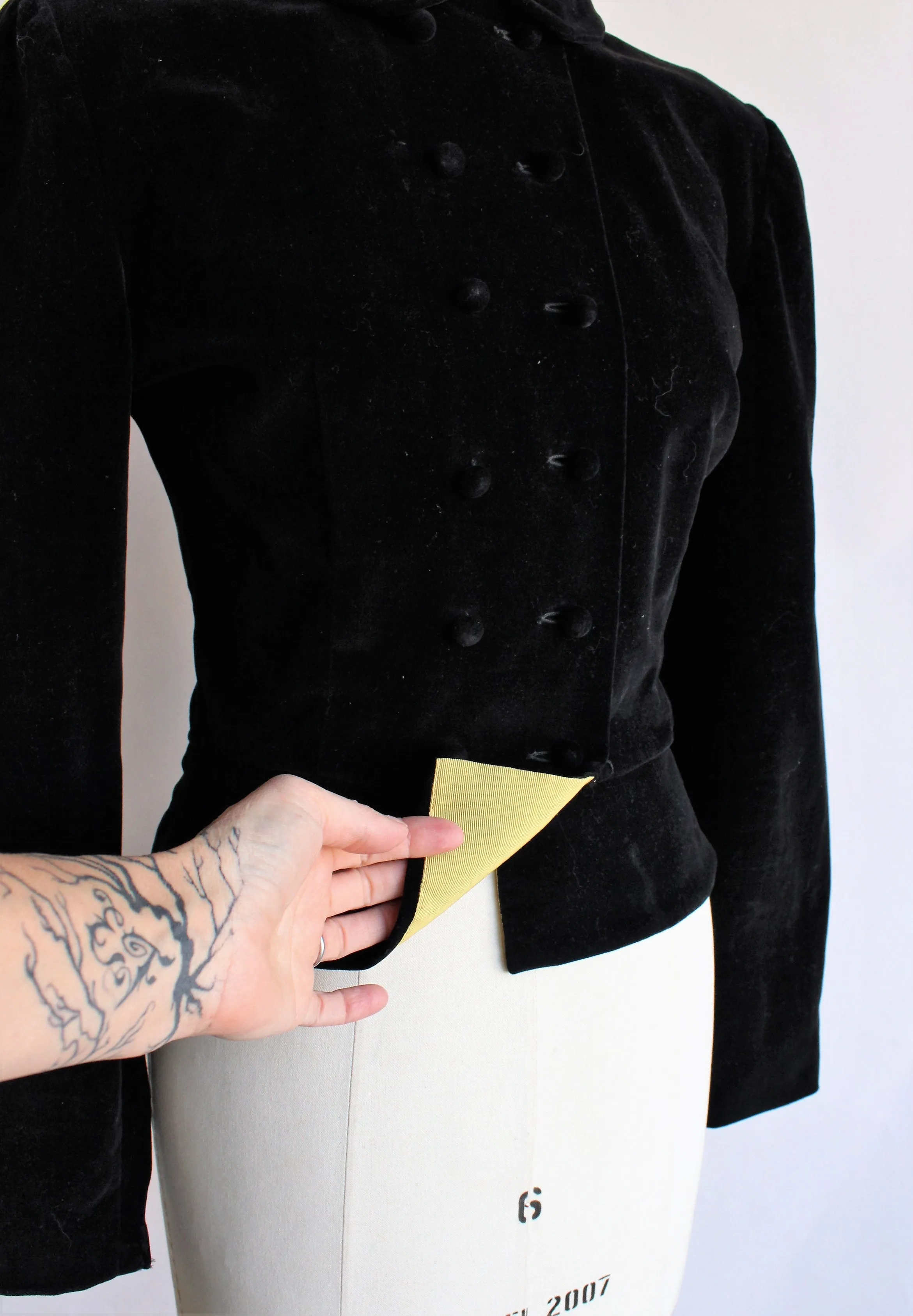 Vintage 1940s 1950s New Look Velvet Jacket by Nona Originals