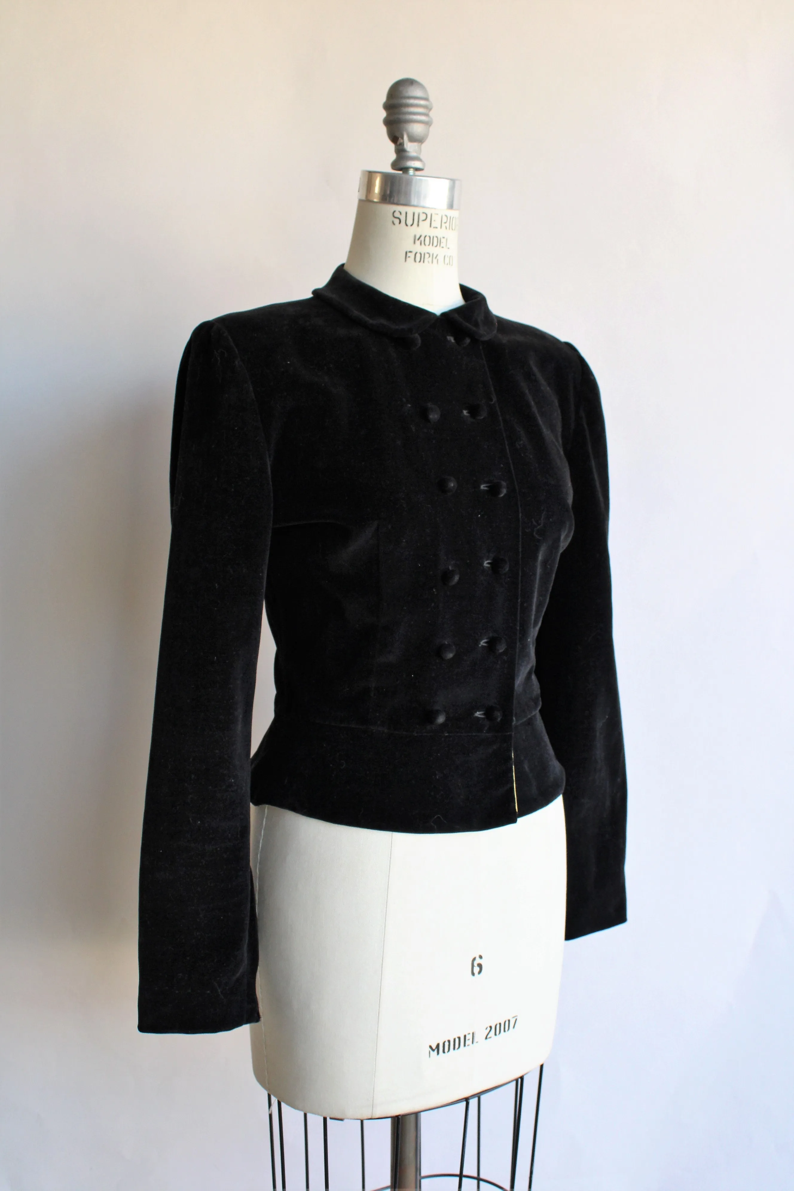 Vintage 1940s 1950s New Look Velvet Jacket by Nona Originals